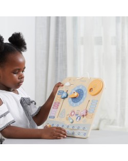 KOKA KALENDĀRS-PULKSTENIS - VIGA