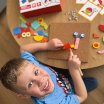 ATTĪSTOŠA SPĒLE AR NAGLIŅĀM UN ĀMURU - WOOPIE GREEN