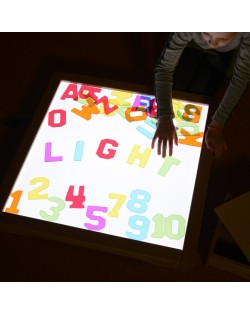 LED GAISMAS PANELIS AR KRĀSU MAIŅU UN TĀLVADĪBAS PULTI - MASTERKIDZ