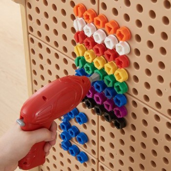 KRĀSAINO SKRŪVJU KOMPLEKTS STEM RADOŠAJAI TĀFELEI, 512 GABALI, DAŽĀDAS KRĀSAS - MASTERKIDZ