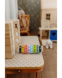 ROTĒJOŠAIS KALKULATORS - SMALL FOOT