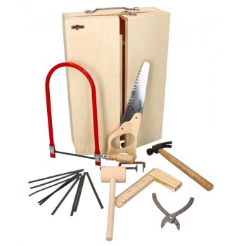 Darba instrumenti koka kastē