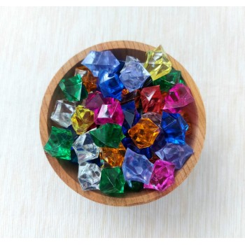 Acrylic diamonds, 85 pieces