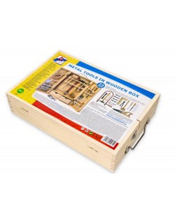 Darba instrumenti koka kastē