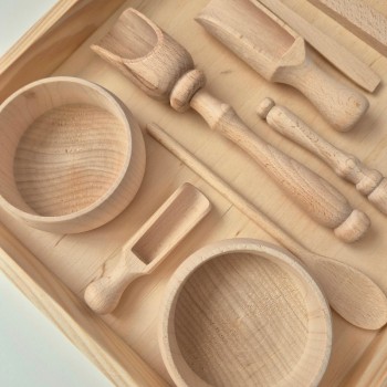 MONTESORI KOKA SENSORAIS RĪKU KOMPLEKTS BĒRNIEM AR PAPLĀTI - OUWAKIDS MONTESORI KOKA SENSORAIS RĪKU KOMPLEKTS BĒRNIEM AR PAPLĀTI - OUWAKIDS