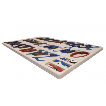 KUSTĪGAIS ALFABĒTS LIELIE BURTI KOKA PALIKTNĪ KATRĀ LODZIŅĀ 3 BURTI